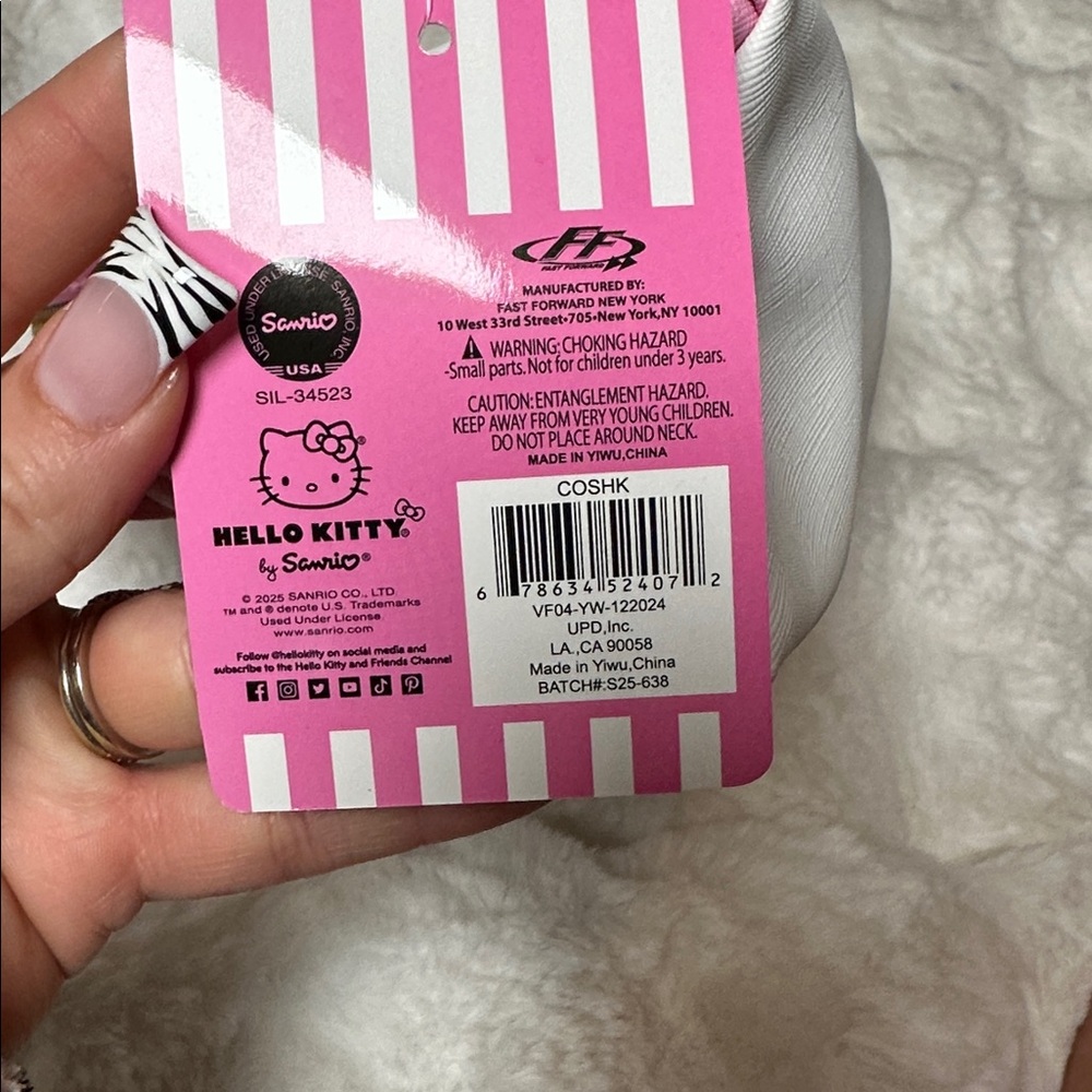 Hello Kitty Pink and White Face Pouch - Picture 7 of 7
